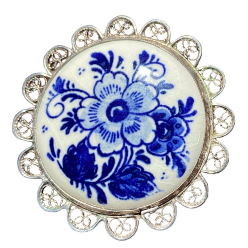DELFT PORCELAIN- STERLING SILVER FILIGREE BROOCH PIN RARE FLOWER PATTERN
